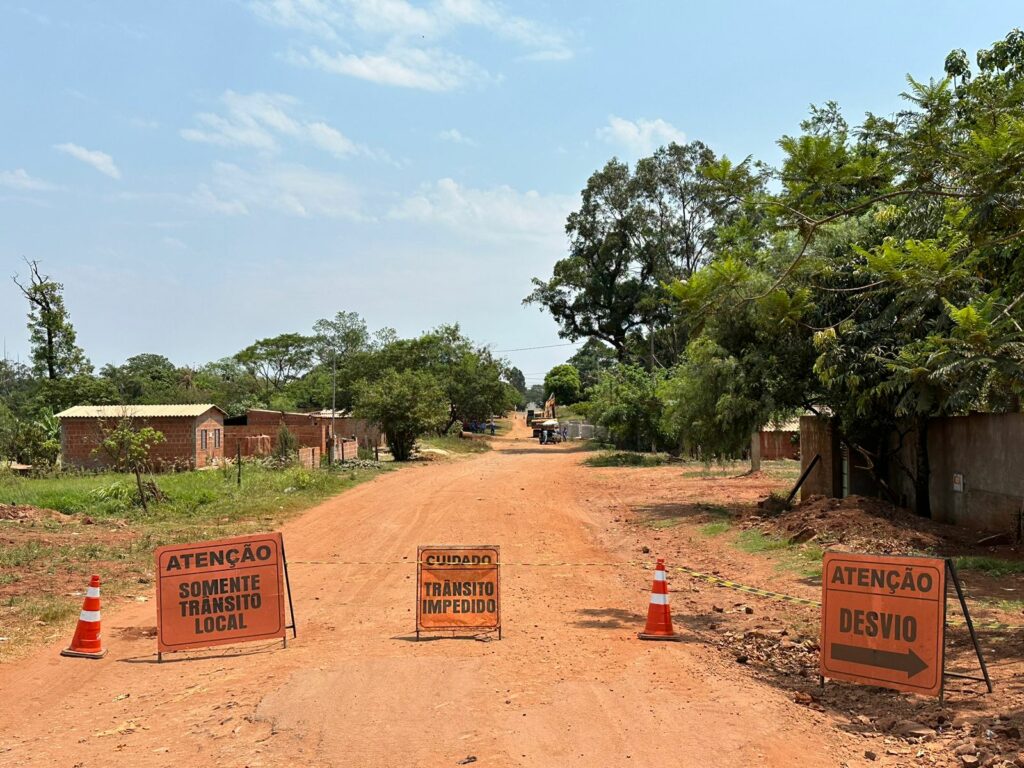 Acesso à UEMS e ao Júlia Cardinal recebe obras de drenagem Acesso à UEMS e ao Júlia Cardinal recebe obras de drenagem