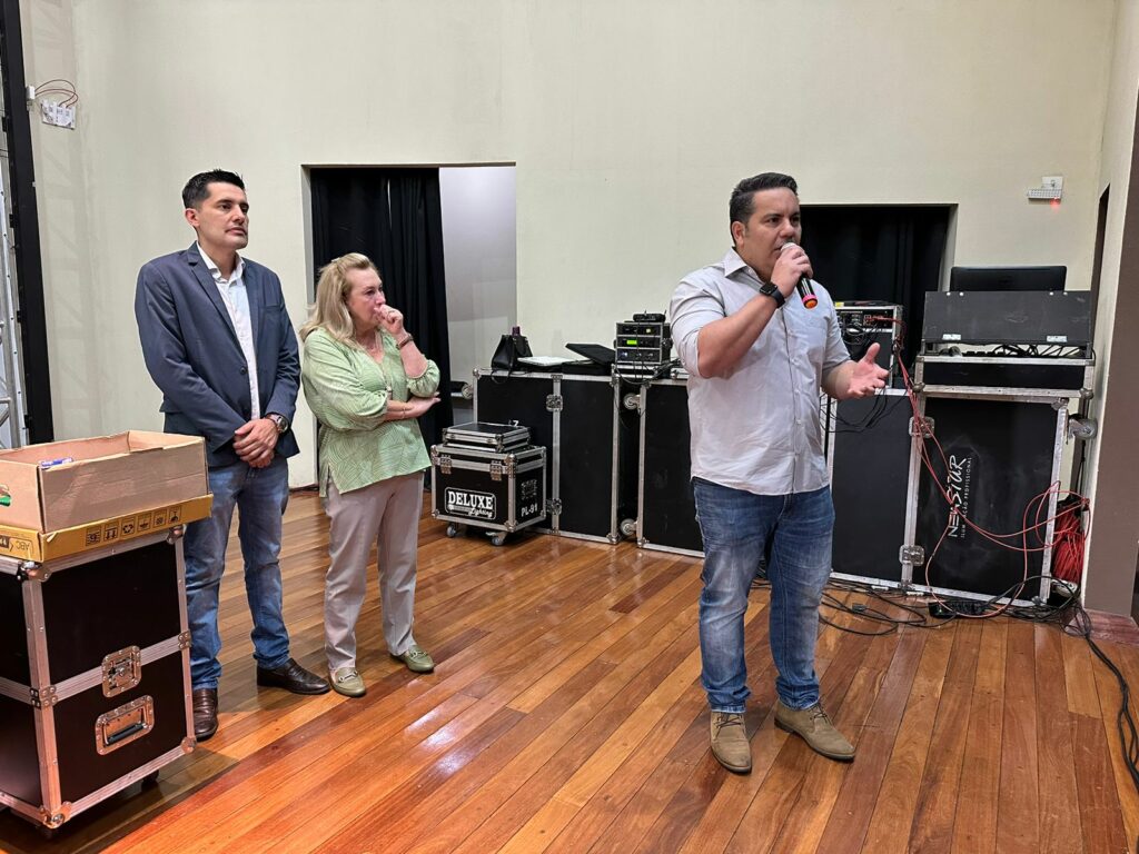 Prefeitura empossa aprovados em concurso público para cargos e provimento em Ponta Porã Prefeitura empossa aprovados em concurso público para cargos e provimento em Ponta Porã