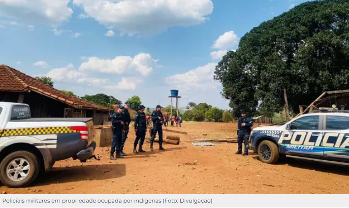 Tensão continua em área disputada por indígenas e fazendeiros na fronteira Tensão continua em área disputada por indígenas e fazendeiros na fronteira