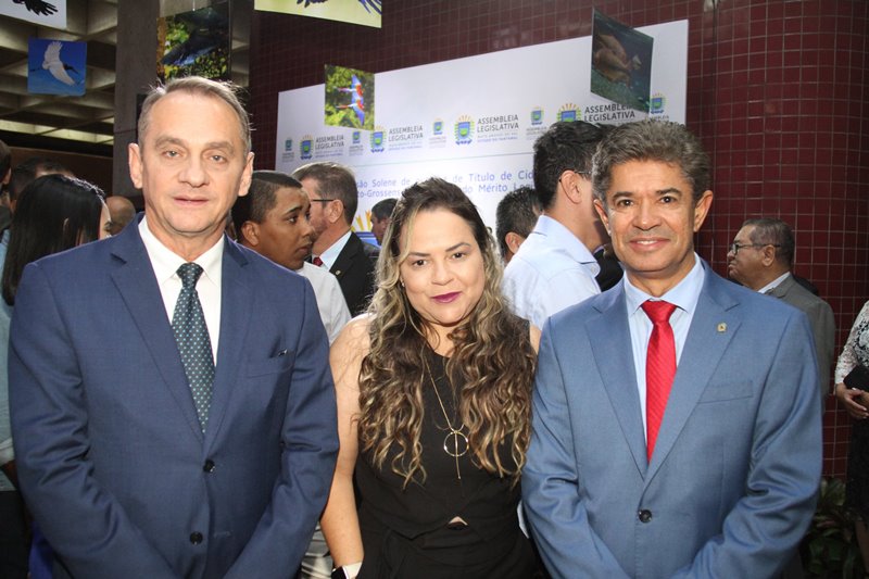Numa festa pantaneira, ALEMS homenageia 81 pessoas que ajudam MS a crescer Numa festa pantaneira, ALEMS homenageia 81 pessoas que ajudam MS a crescer