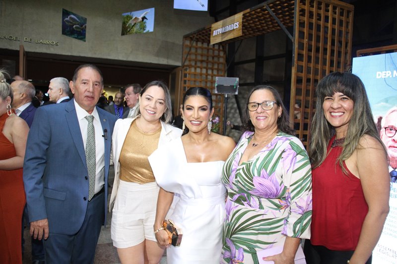Numa festa pantaneira, ALEMS homenageia 81 pessoas que ajudam MS a crescer Numa festa pantaneira, ALEMS homenageia 81 pessoas que ajudam MS a crescer