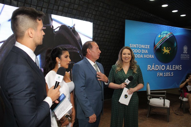 Numa festa pantaneira, ALEMS homenageia 81 pessoas que ajudam MS a crescer Numa festa pantaneira, ALEMS homenageia 81 pessoas que ajudam MS a crescer