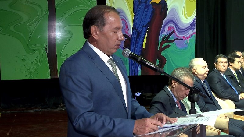 Numa festa pantaneira, ALEMS homenageia 81 pessoas que ajudam MS a crescer Numa festa pantaneira, ALEMS homenageia 81 pessoas que ajudam MS a crescer