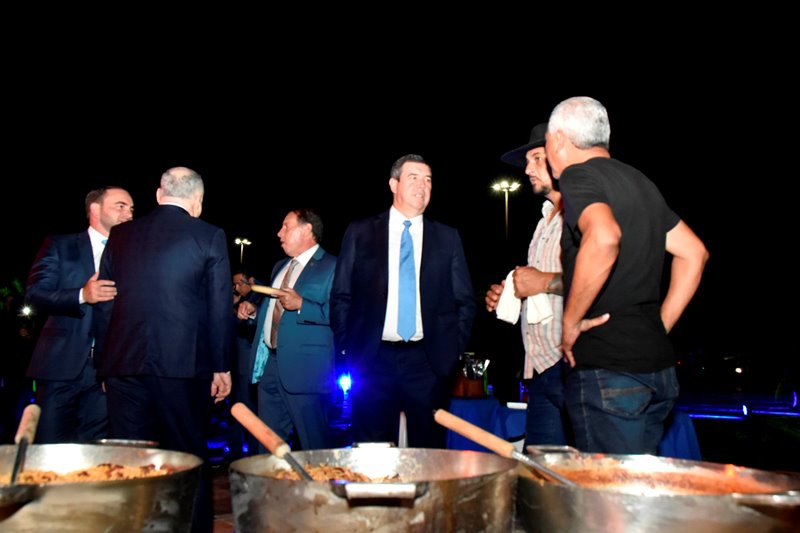 Numa festa pantaneira, ALEMS homenageia 81 pessoas que ajudam MS a crescer Numa festa pantaneira, ALEMS homenageia 81 pessoas que ajudam MS a crescer