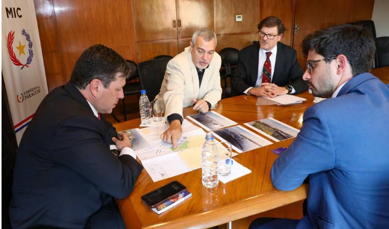 Presentan a Paraguay proyecto de multiterminal en Uruguay que ampliará cargas en la hidrovía Presentan a Paraguay proyecto de multiterminal en Uruguay que ampliará cargas en la hidrovía