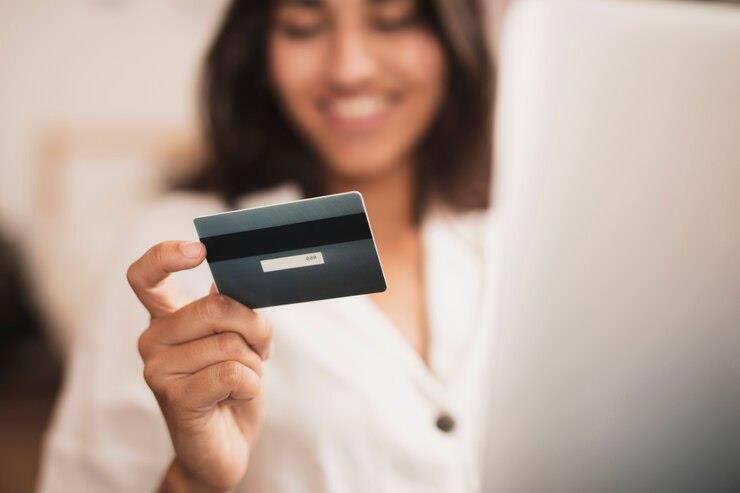 Como funciona um cartão de crédito? O passo a passo Como funciona um cartão de crédito? O passo a passo