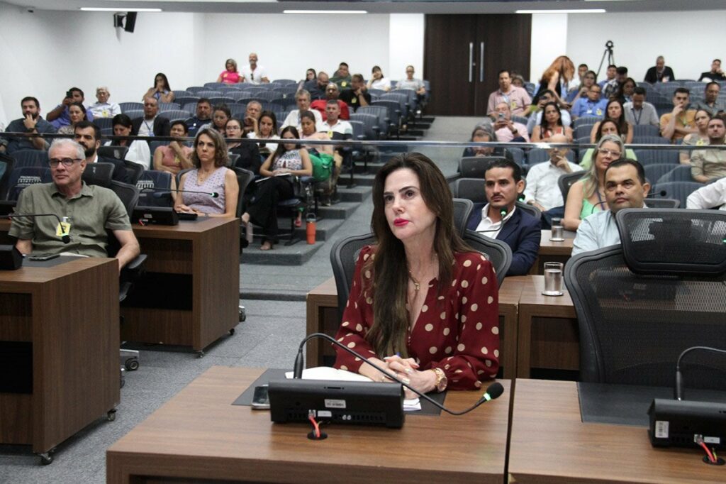 Audiência: Contribuições serão incluídas em projeto para reduzir fila do SUS Audiência: Contribuições serão incluídas em projeto para reduzir fila do SUS