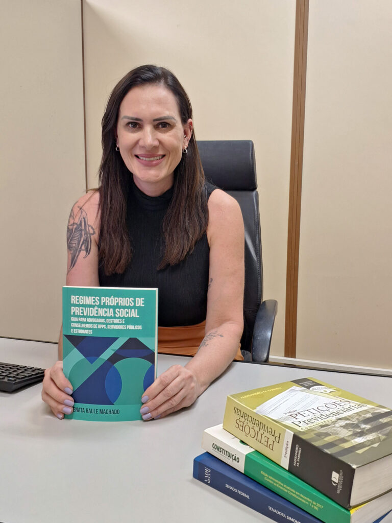Procuradora lança livro com tema inédito para ajudar advogados e estudantes Procuradora lança livro com tema inédito para ajudar advogados e estudantes