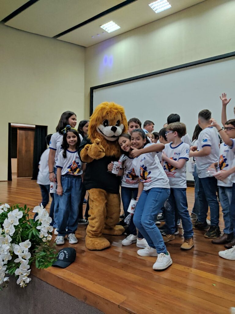 Proerd do 4⁰ BPM realiza formatura do 5⁰ ano da ELITE Rede de Ensino de Ponta Porã Proerd do 4⁰ BPM realiza formatura do 5⁰ ano da ELITE Rede de Ensino de Ponta Porã