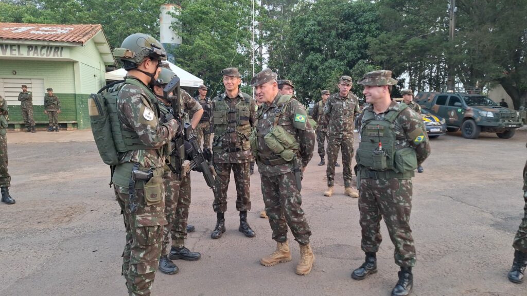 “Vamos ficar por muito tempo na fronteira”, diz comandante do Exército em Ponta Porã-MS “Vamos ficar por muito tempo na fronteira”, diz comandante do Exército em Ponta Porã-MS