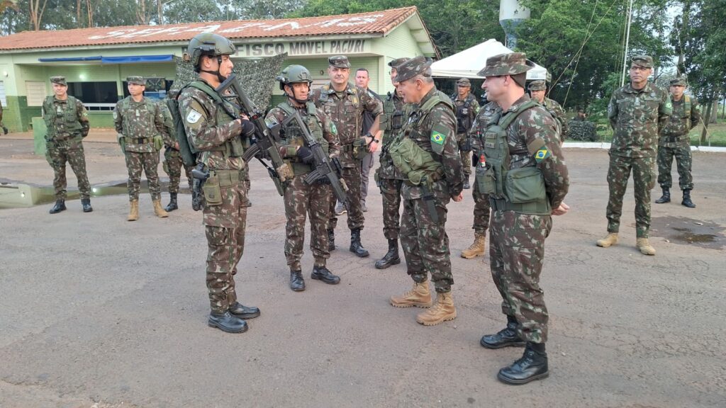 “Vamos ficar por muito tempo na fronteira”, diz comandante do Exército em Ponta Porã-MS “Vamos ficar por muito tempo na fronteira”, diz comandante do Exército em Ponta Porã-MS