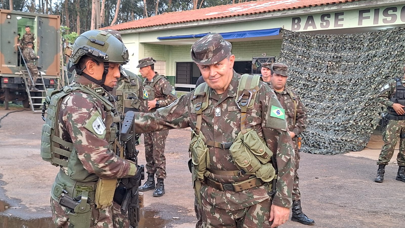 “Vamos ficar por muito tempo na fronteira”, diz comandante do Exército em Ponta Porã-MS “Vamos ficar por muito tempo na fronteira”, diz comandante do Exército em Ponta Porã-MS