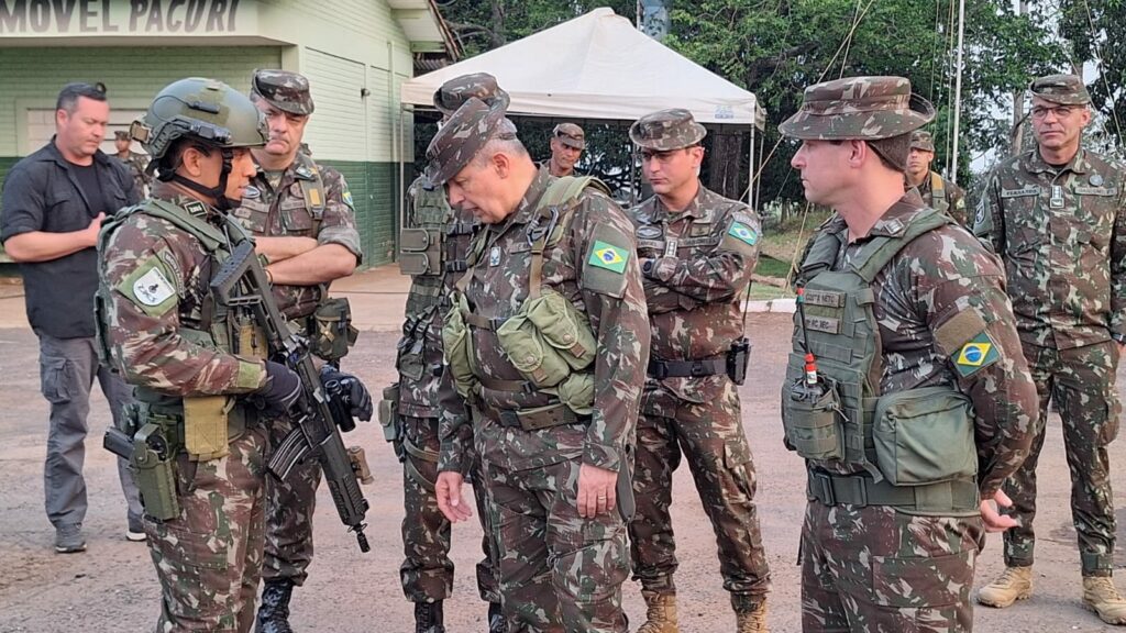 “Vamos ficar por muito tempo na fronteira”, diz comandante do Exército em Ponta Porã-MS “Vamos ficar por muito tempo na fronteira”, diz comandante do Exército em Ponta Porã-MS