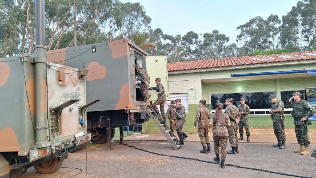 “Vamos ficar por muito tempo na fronteira”, diz comandante do Exército em Ponta Porã-MS “Vamos ficar por muito tempo na fronteira”, diz comandante do Exército em Ponta Porã-MS