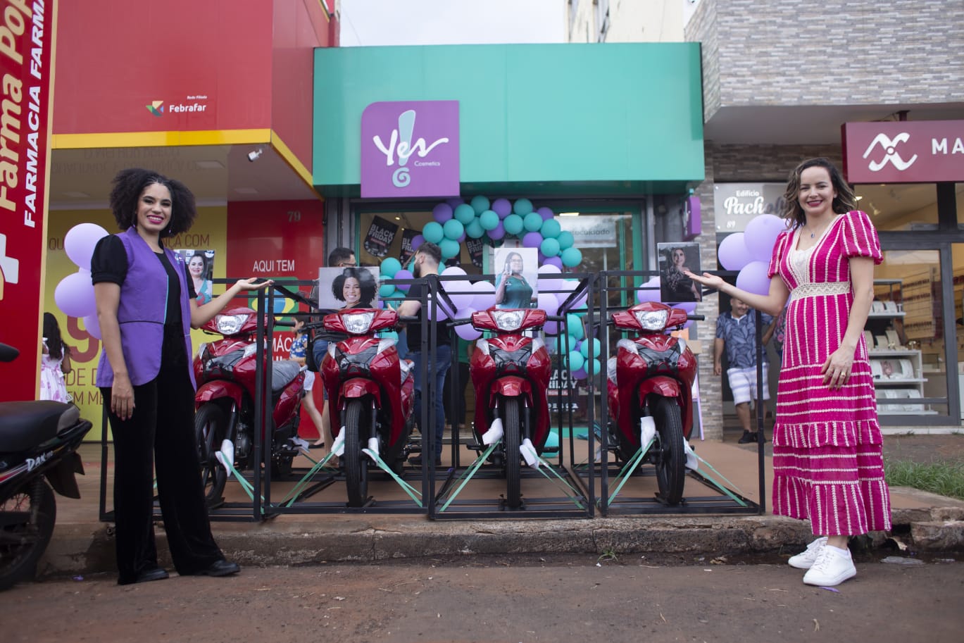 YES! COSMETICS entrega 04 motos 0km para revendedoras de Ponta Porã que se destacaram em campanha nacional YES! COSMETICS entrega 04 motos 0km para revendedoras de Ponta Porã que se destacaram em campanha nacional
