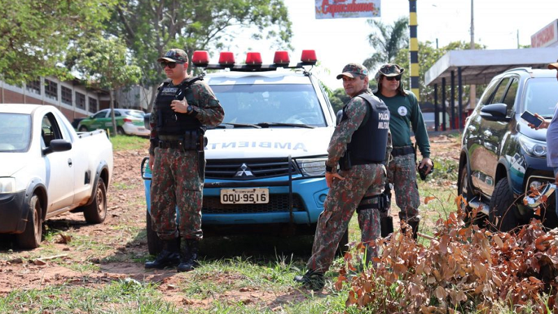 Em Amambai alunos, servidores e militares realizam ação de preservação ambiental no Córrego Retiro Em Amambai alunos, servidores e militares realizam ação de preservação ambiental no Córrego Retiro