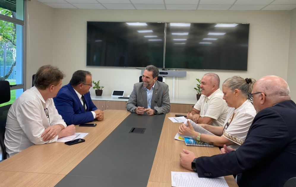 Dr. Bandeira anuncia convênio de R$ 2 milhões com a Itaipu e solicita apoio na drenagem da região central do município Dr. Bandeira anuncia convênio de R$ 2 milhões com a Itaipu e solicita apoio na drenagem da região central do município