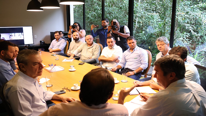 Lei do Pantanal: governo de MS se reúne com prefeitos pantaneiros e produtores Lei do Pantanal: governo de MS se reúne com prefeitos pantaneiros e produtores