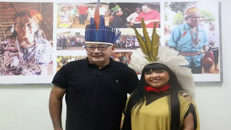 Prefeito Bandeira recepcionou a Deputada Federal Célia Xakriabá em Amambai Prefeito Bandeira recepcionou a Deputada Federal Célia Xakriabá em Amambai