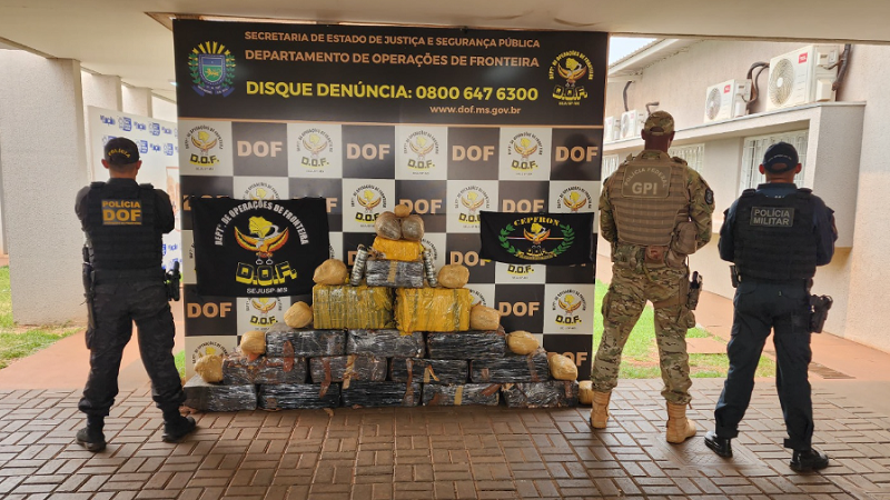 Em Laguna Carapã, DOF apreende meia tonelada de maconha escondida em mata