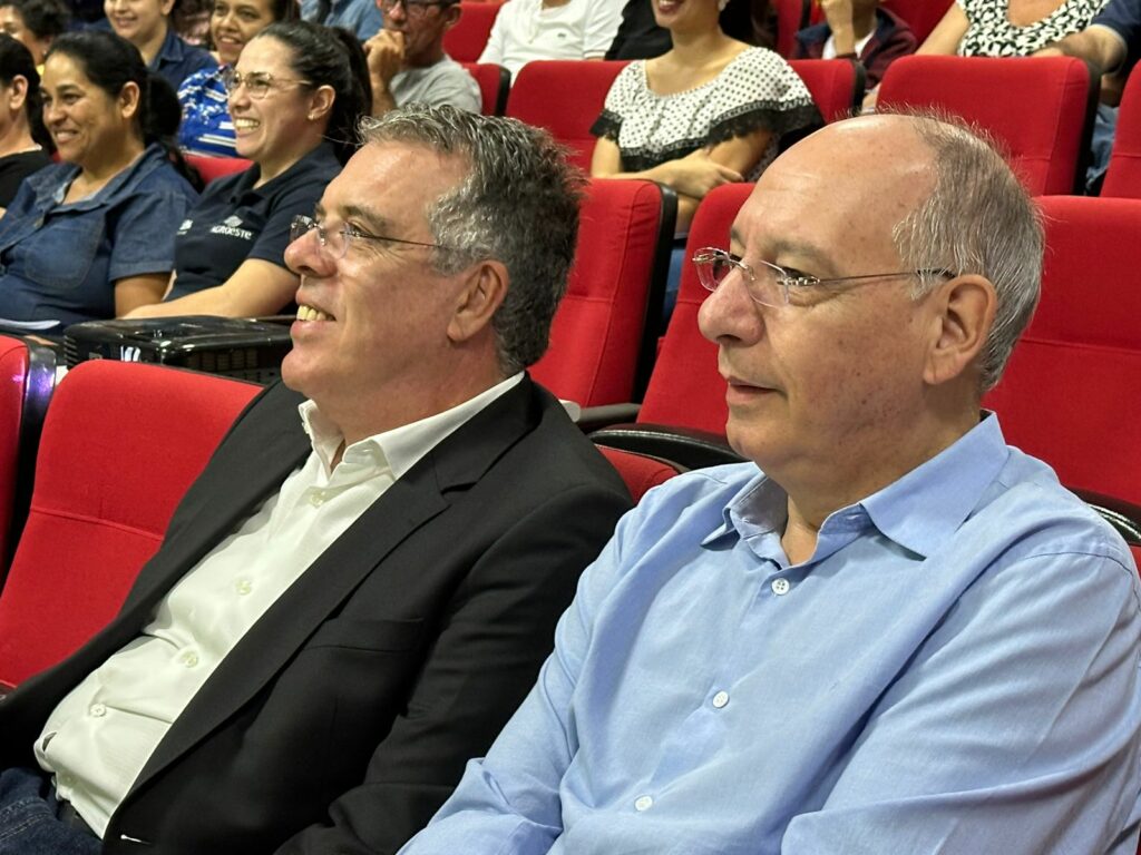 Eduardo Campos entrega lotes urbanizados em Ponta Porã Eduardo Campos entrega lotes urbanizados em Ponta Porã