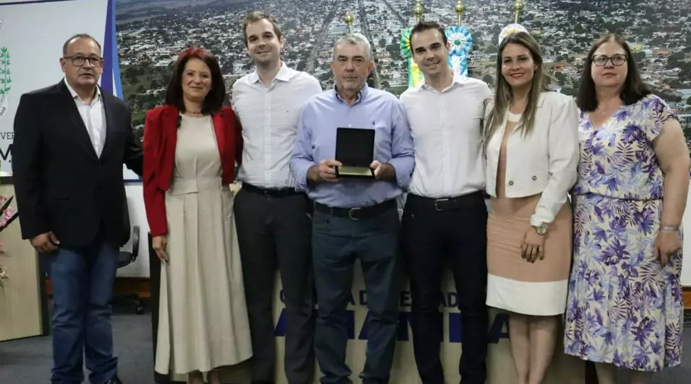 Educadores destaques de Amambai são homenageados na Sessão Solene “Professora Viviane Scalon Fachin”