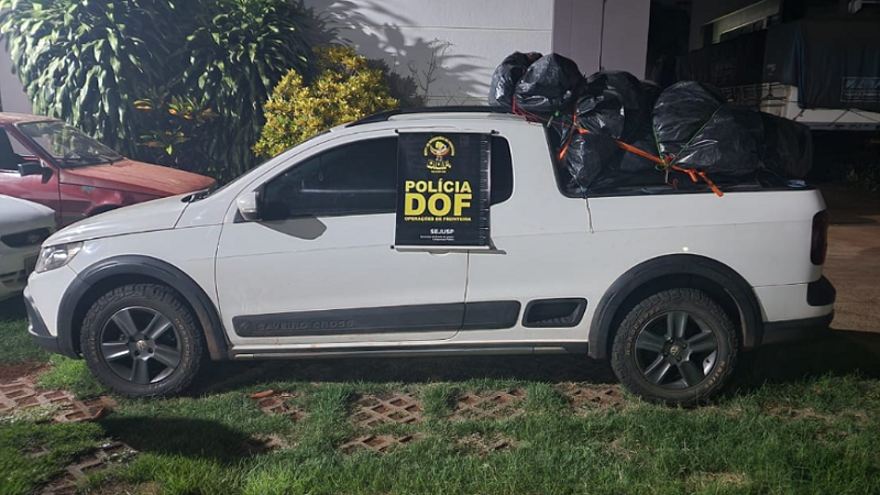 Veículo carregado com materiais de descaminho é apreendido pelo DOF Veículo carregado com materiais de descaminho é apreendido pelo DOF