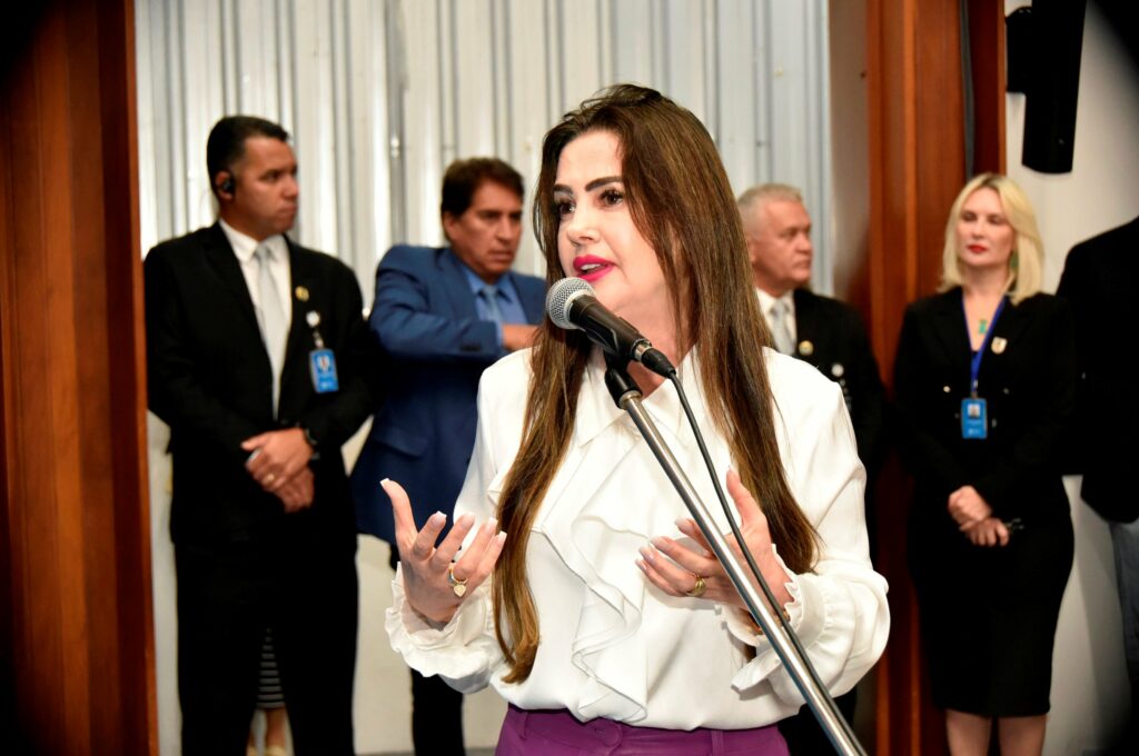 ALEMS realiza solenidade de premiação do 1º Concurso Estadual de Redação ALEMS realiza solenidade de premiação do 1º Concurso Estadual de Redação