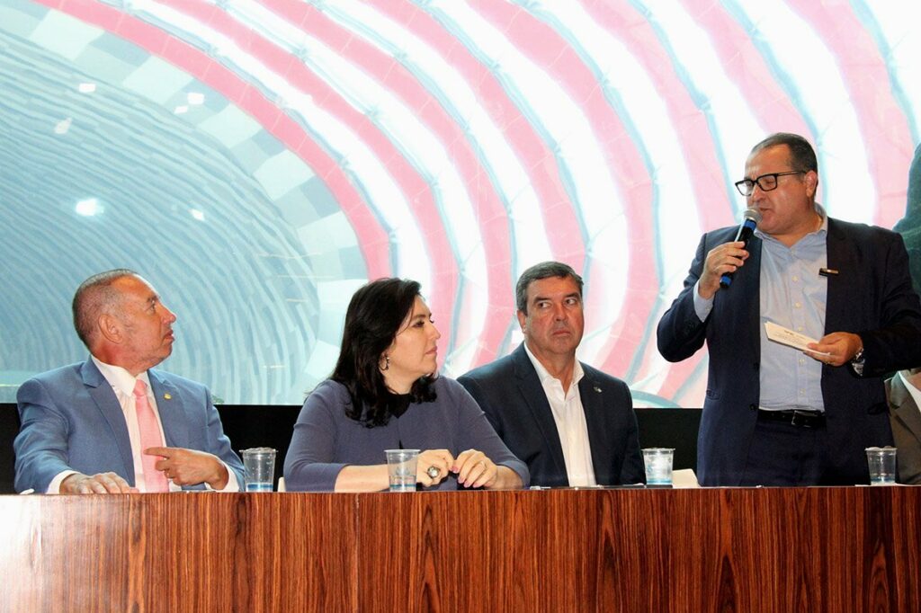 Em evento, presidente da ALEMS cobra solução para BR-163 e duplicação da BR-060