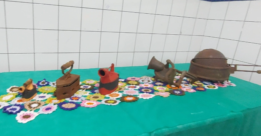 Artesã e escultora Araci Vendramini foi destaque da Feira Cultural em escola de Sete Quedas Artesã e escultora Araci Vendramini foi destaque da Feira Cultural em escola de Sete Quedas
