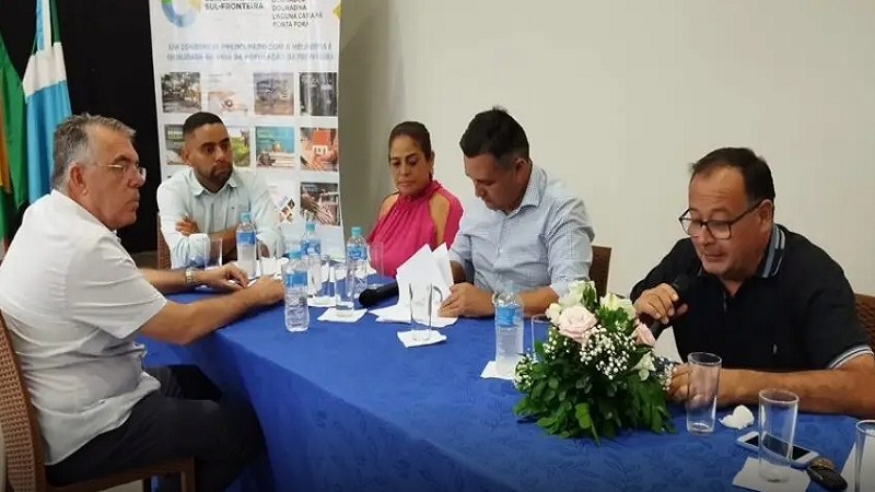 Prefeito de Aral Moreira assume presidência do Consórcio de Municípios Sul-Fronteira Prefeito de Aral Moreira assume presidência do Consórcio de Municípios Sul-Fronteira