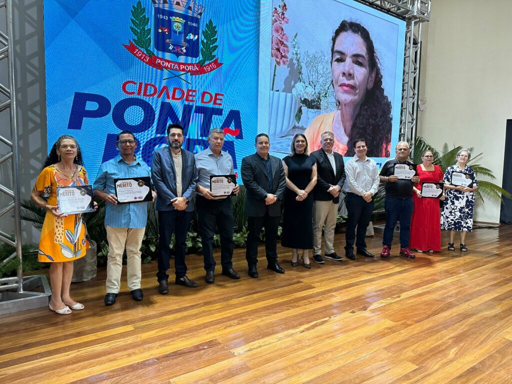 Ponta Porã: Prefeitura realiza homenagem à Servidores Públicos aposentados Ponta Porã: Prefeitura realiza homenagem à Servidores Públicos aposentados