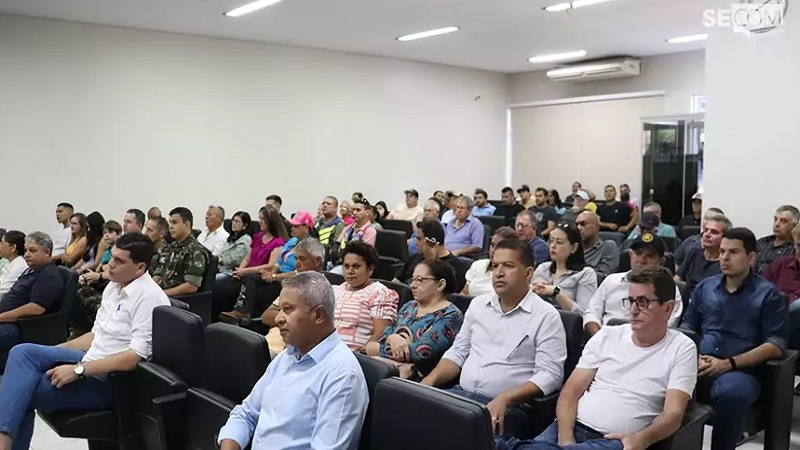Jota Roberto assume cadeira no Legislativo de Amambai Jota Roberto assume cadeira no Legislativo de Amambai