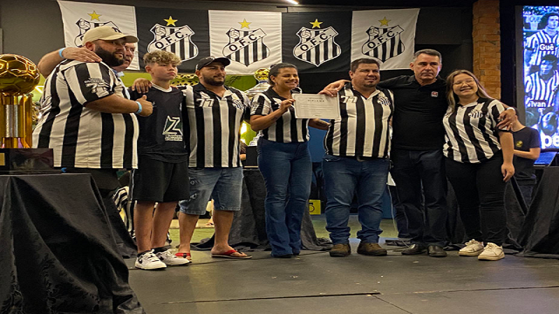 Galo apresenta uniforme que exalta primeiro título estadual de 1974 Galo apresenta uniforme que exalta primeiro título estadual de 1974
