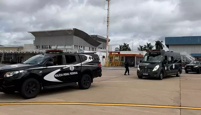 Em rodízio de presos, Beira-Mar deixa a Capital e abre vaga para Marcinho VP Em rodízio de presos, Beira-Mar deixa a Capital e abre vaga para Marcinho VP