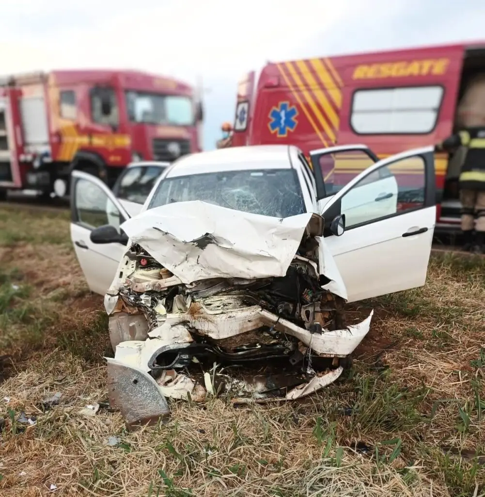 Na MS-386, entre Amambai e Ponta Porã Colisão entre veículos deixa feridos Na MS-386, entre Amambai e Ponta Porã Colisão entre veículos deixa feridos