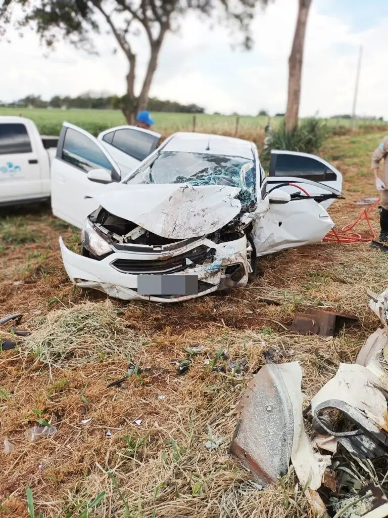 Na MS-386, entre Amambai e Ponta Porã Colisão entre veículos deixa feridos Na MS-386, entre Amambai e Ponta Porã Colisão entre veículos deixa feridos