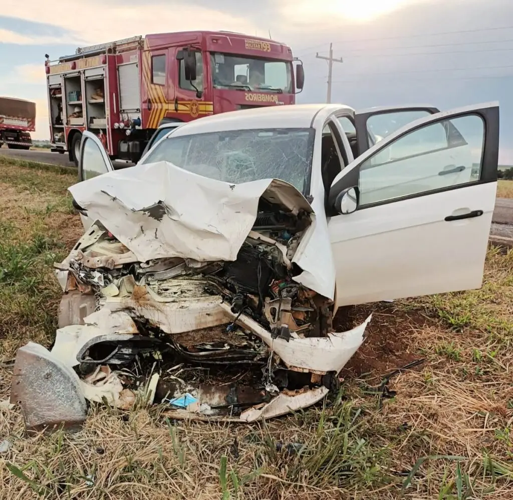 Na MS-386, entre Amambai e Ponta Porã Colisão entre veículos deixa feridos Na MS-386, entre Amambai e Ponta Porã Colisão entre veículos deixa feridos
