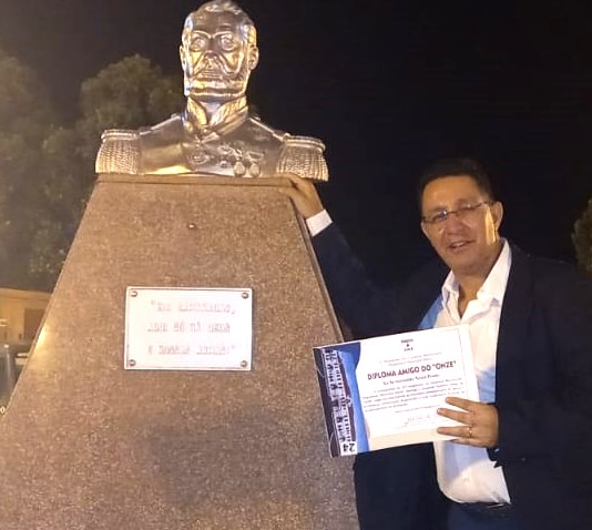 Ponta Porã: Diretor do site Pontaporainforma recebeu diploma " Amigo do Onze" Ponta Porã: Diretor do site Pontaporainforma recebeu diploma " Amigo do Onze"