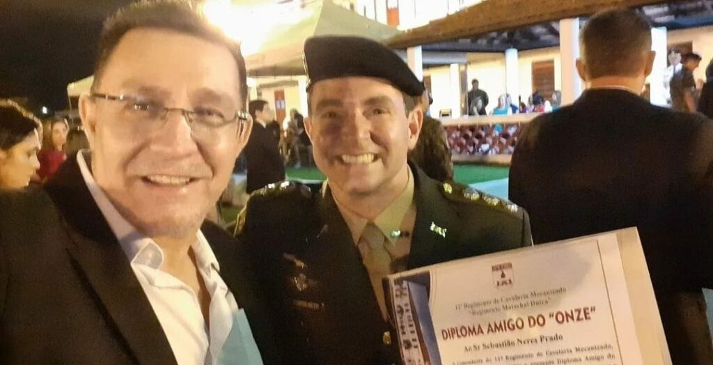 Ponta Porã: Diretor do site Pontaporainforma recebeu diploma " Amigo do Onze" Ponta Porã: Diretor do site Pontaporainforma recebeu diploma " Amigo do Onze"