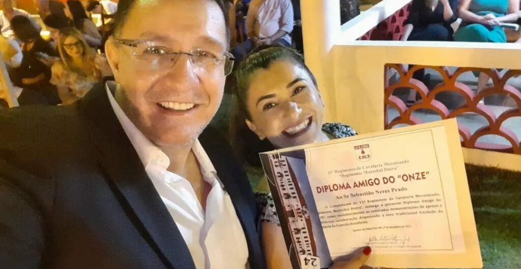 Ponta Porã: Diretor do site Pontaporainforma recebeu diploma " Amigo do Onze" Ponta Porã: Diretor do site Pontaporainforma recebeu diploma " Amigo do Onze"