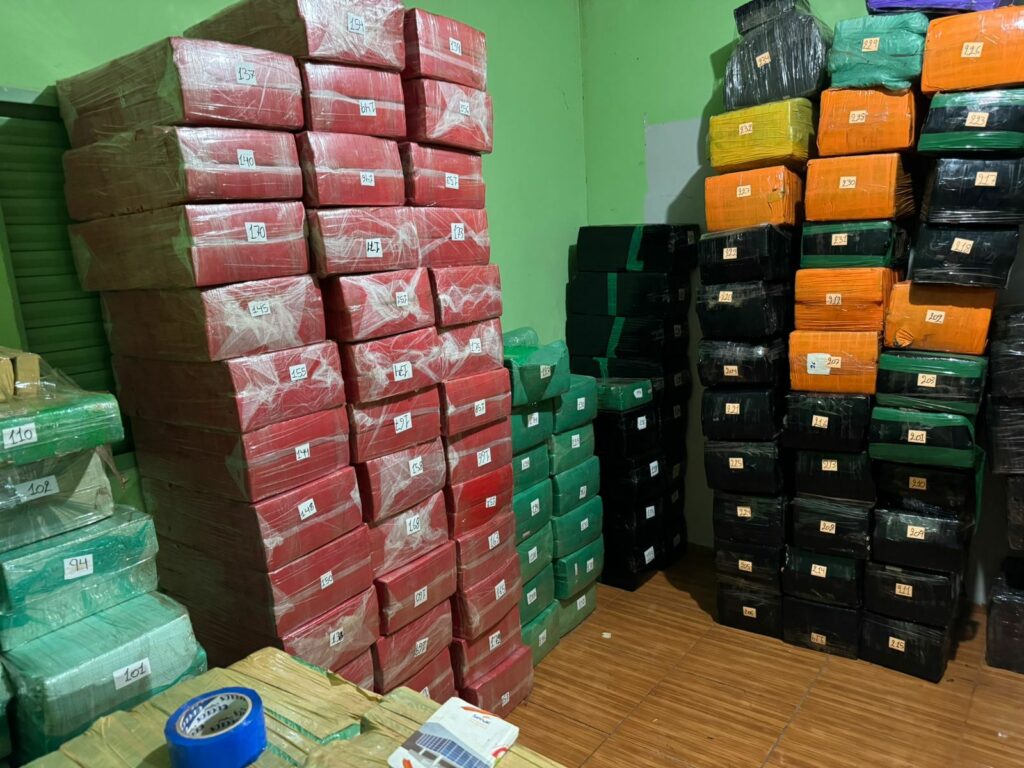 Defron apreende mais de 5 toneladas de maconha em Dourados Defron apreende mais de 5 toneladas de maconha em Dourados