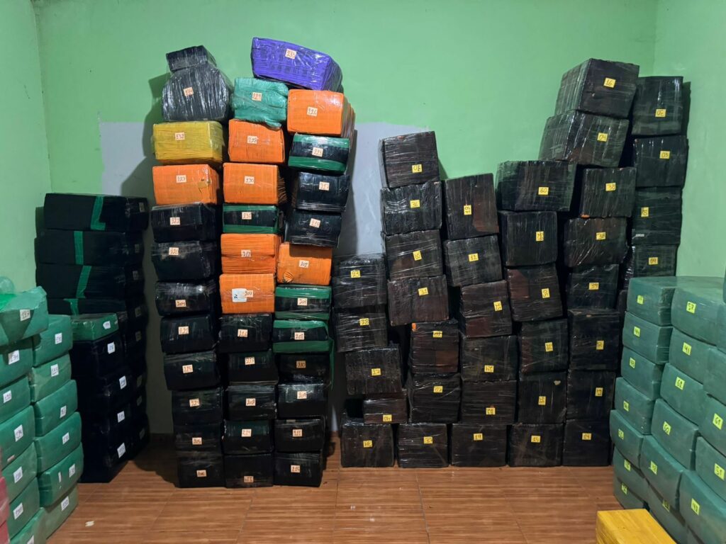 Defron apreende mais de 5 toneladas de maconha em Dourados Defron apreende mais de 5 toneladas de maconha em Dourados