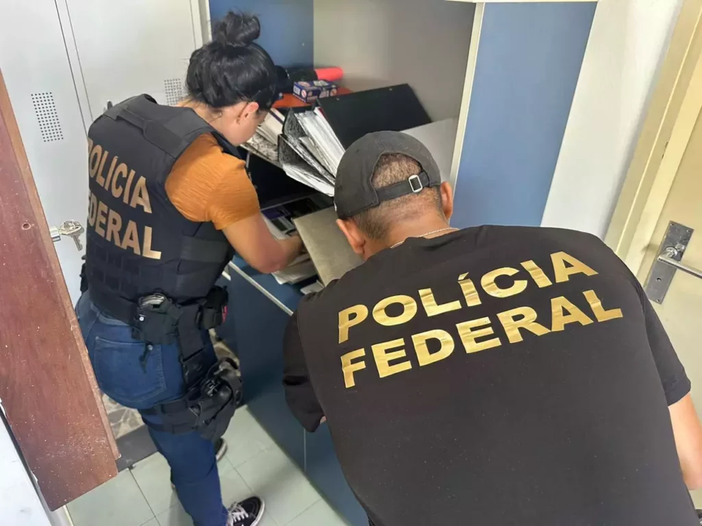 Ponta Porã: Por omissão de dados, PF cumpre mandado de busca em aeroporto Ponta Porã: Por omissão de dados, PF cumpre mandado de busca em aeroporto