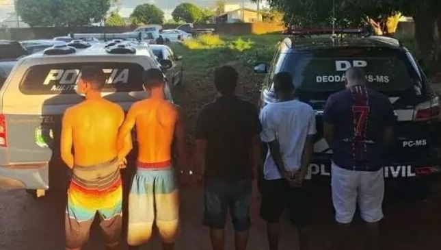 Adolescente morto por causa de boato implorou para que assassinos não o matassem em vídeo da execução Adolescente morto por causa de boato implorou para que assassinos não o matassem em vídeo da execução