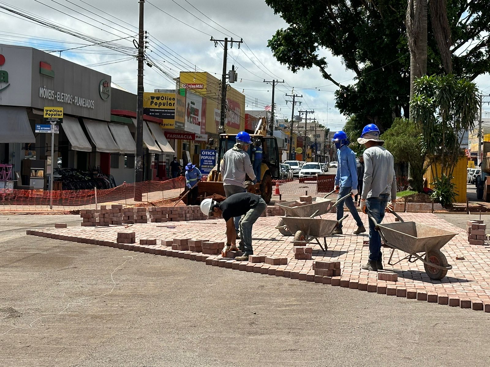 Ponta Porã transformou-se em um verdadeiro canteiro de obras Ponta Porã transformou-se em um verdadeiro canteiro de obras