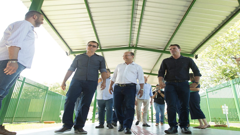 Governador em exercício entrega obras em Caarapó e autoriza ampliação da rede de saneamento Governador em exercício entrega obras em Caarapó e autoriza ampliação da rede de saneamento