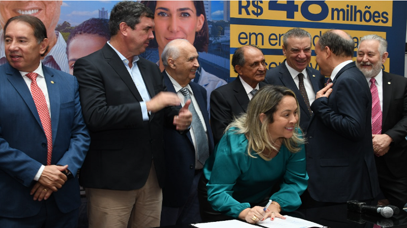 Saúde de Dourados começa receber emendas da Deputada Lia Nogueira Saúde de Dourados começa receber emendas da Deputada Lia Nogueira