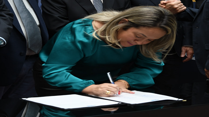 Saúde de Dourados começa receber emendas da Deputada Lia Nogueira Saúde de Dourados começa receber emendas da Deputada Lia Nogueira