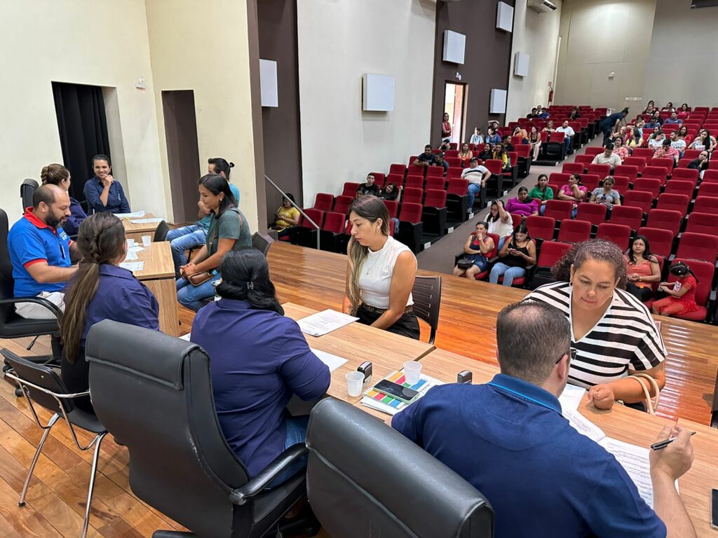 Prefeitura empossa novos servidores municipais em Ponta Porã